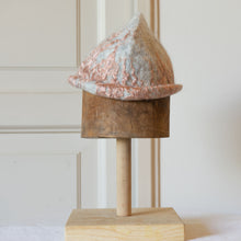 Carica l&#39;immagine nel visualizzatore di Gallery, LIEP- hat in handmade felt