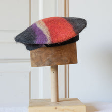 Carica l&#39;immagine nel visualizzatore di Gallery, STOR- hat in handmade felt
