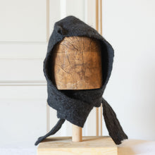 Carica l&#39;immagine nel visualizzatore di Gallery, BALB- hat in handmade felt
